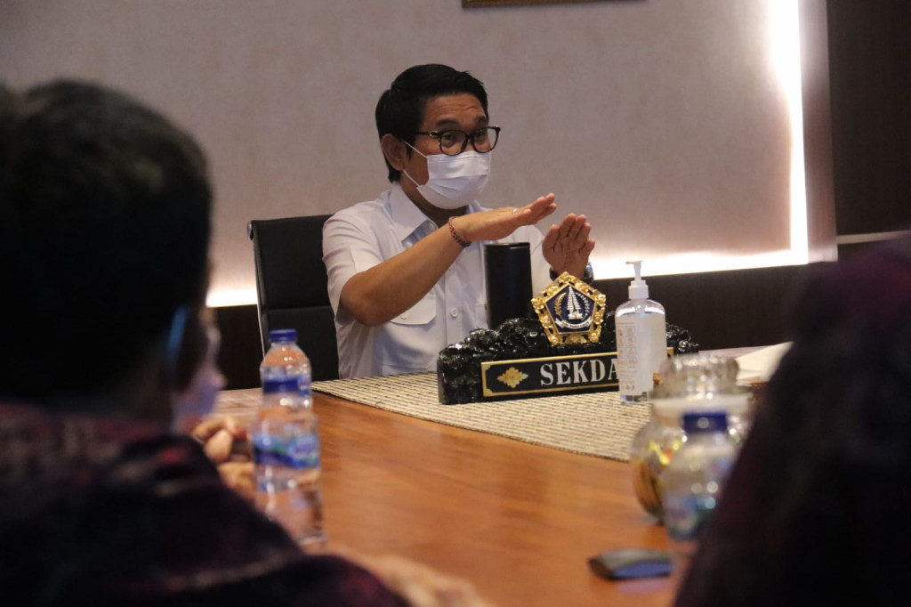 Sekda Adi Arnawa Terima Kelompok KTNA Badung